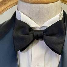 Load image into Gallery viewer, Pure Black Big Butterfly Bow Tie