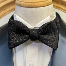 Load image into Gallery viewer, Mysterious Black Big Butterfly Bow Tie