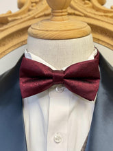 Load image into Gallery viewer, Bloody Red Little Flower Classic Bow Tie