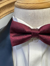 Load image into Gallery viewer, Bloody Red Little Flower Classic Bow Tie