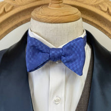 Load image into Gallery viewer, Baby Blue Grid Classic Bow Tie