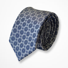 Load image into Gallery viewer, Silver Pattern With Navy/White Geometric Silk Tie – Skinny 60mm