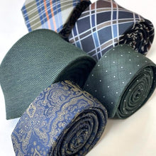 Load image into Gallery viewer, Dark Green Knit With Square and White Pin Dots Silk Tie – Skinny 50mm