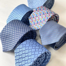 Load image into Gallery viewer, Light Blue Snake Scales Silk Tie – Regular 80mm