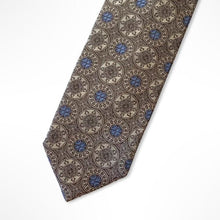 Load image into Gallery viewer, Brown Pattern With Sun and Four-Leaf Clover Silk Tie – Regular 80mm