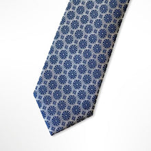 Load image into Gallery viewer, Silver Pattern With Navy/White Geometric Silk Tie – Skinny 60mm