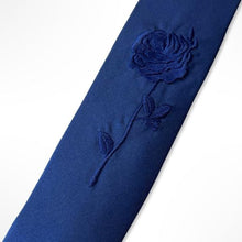 Load image into Gallery viewer, Blue Floral Silk Tie – Skinny 55mm