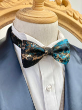 Load image into Gallery viewer, Secret Green Gold Classic Bow Tie