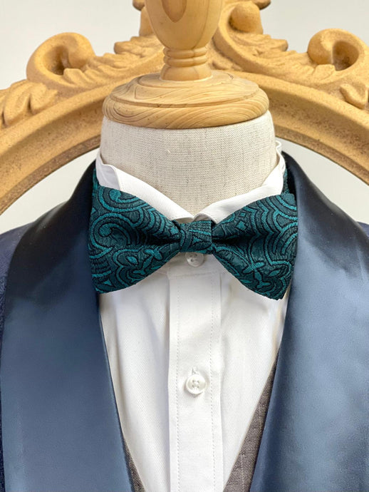 Forest Green Pattern Classic Bow Tie