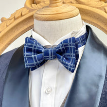 Load image into Gallery viewer, England style Navy Grid Bow Tie