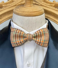 Load image into Gallery viewer, England Style Brown Tarten Classic Bow Tie