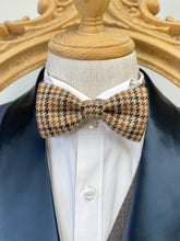 Load image into Gallery viewer, England Style Brown Tarten Classic Bow Tie