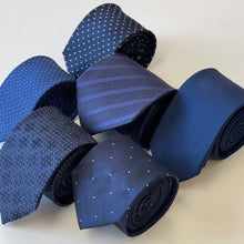 Load image into Gallery viewer, Blue Ribbed Silk Tie – Skinny 70mm