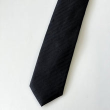 Load image into Gallery viewer, Black Twill With Herringbone Silk Tie – Skinny 75mm