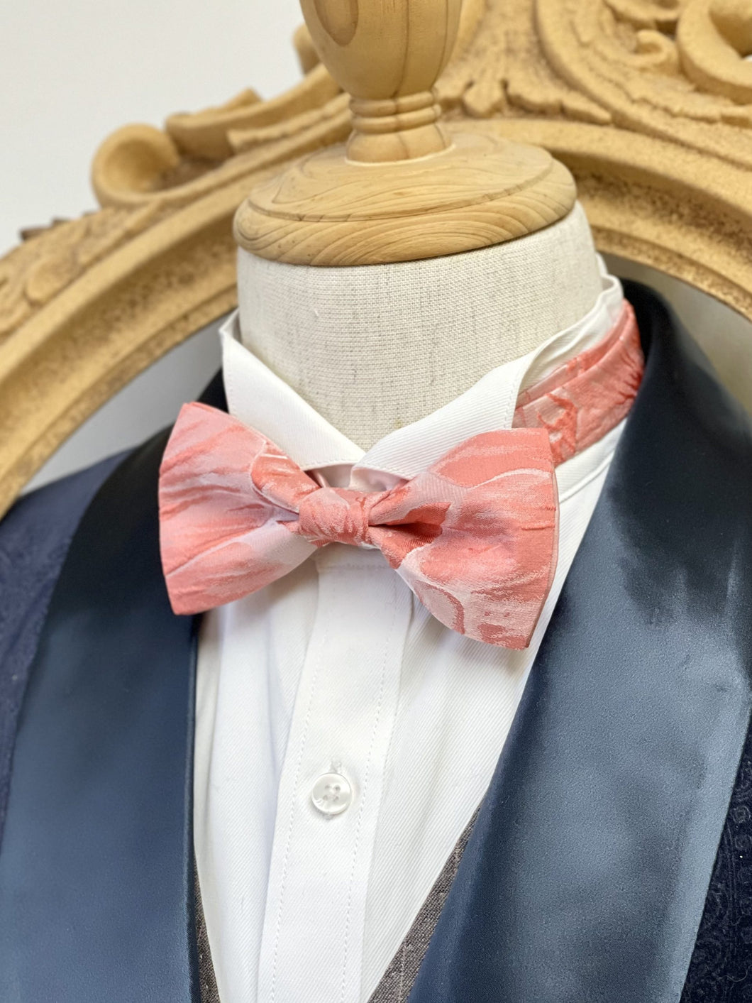 Light Pink Tie Dye Pattern Bow Tie