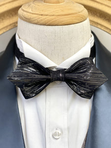 Cyber Navy With Silver Wire Pointed Bow Tie