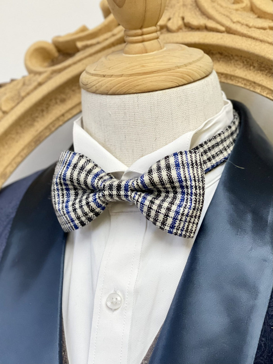 White England Tartan With Blue and Black Stripes Bow Tie