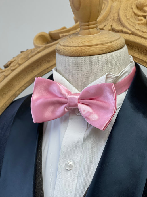 Light Pink Classic Bow Tie