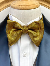 Load image into Gallery viewer, Shining Gold Classic Bow Tie