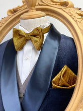 Load image into Gallery viewer, Shining Gold Classic Bow Tie