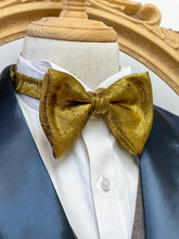 Load image into Gallery viewer, Shining Gold Classic Bow Tie