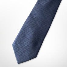 Load image into Gallery viewer, Blue Knit With Chevron Pattern Silk Tie – Skinny 70mm