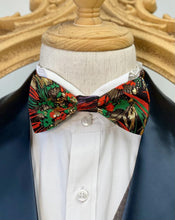 Load image into Gallery viewer, Japan Nishijin Collection – Auspicious Floral Red And Green Wire Bow Tie