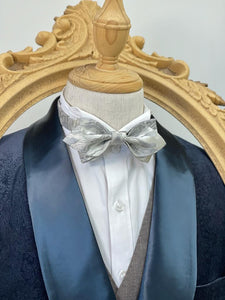 Shining River Silver White Pointed Bow Tie