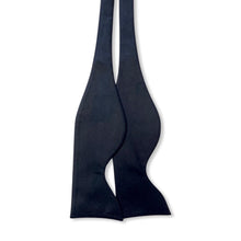Load image into Gallery viewer, Batwing Shape Plain Black Silk Self Bow Tie
