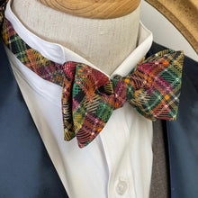 Load image into Gallery viewer, Warm England Style Classic Bow Tie
