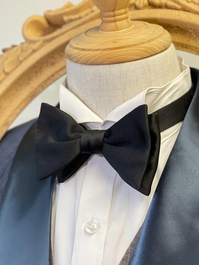 Pure Black Big Butterfly Bow Tie
