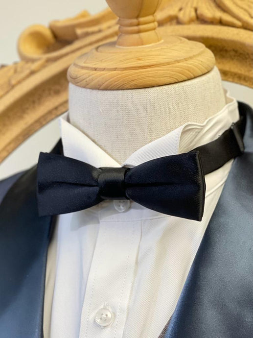 Pure Black Batwing Bow Tie