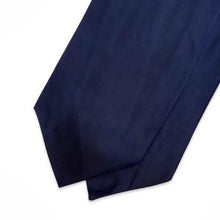 Load image into Gallery viewer, Black Plain Silk Cravat