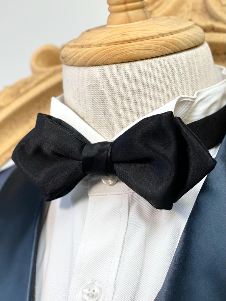 Pure Black Pointed Bow Tie