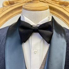 Load image into Gallery viewer, Pure Black Jumbo Butterfly Bow Tie