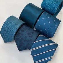 Load image into Gallery viewer, Blue Floral With Navy Flower Silk Tie – Skinny 75mm