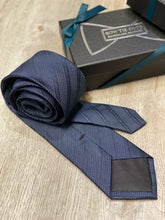 Load image into Gallery viewer, Twill Diamonds Silk Tie